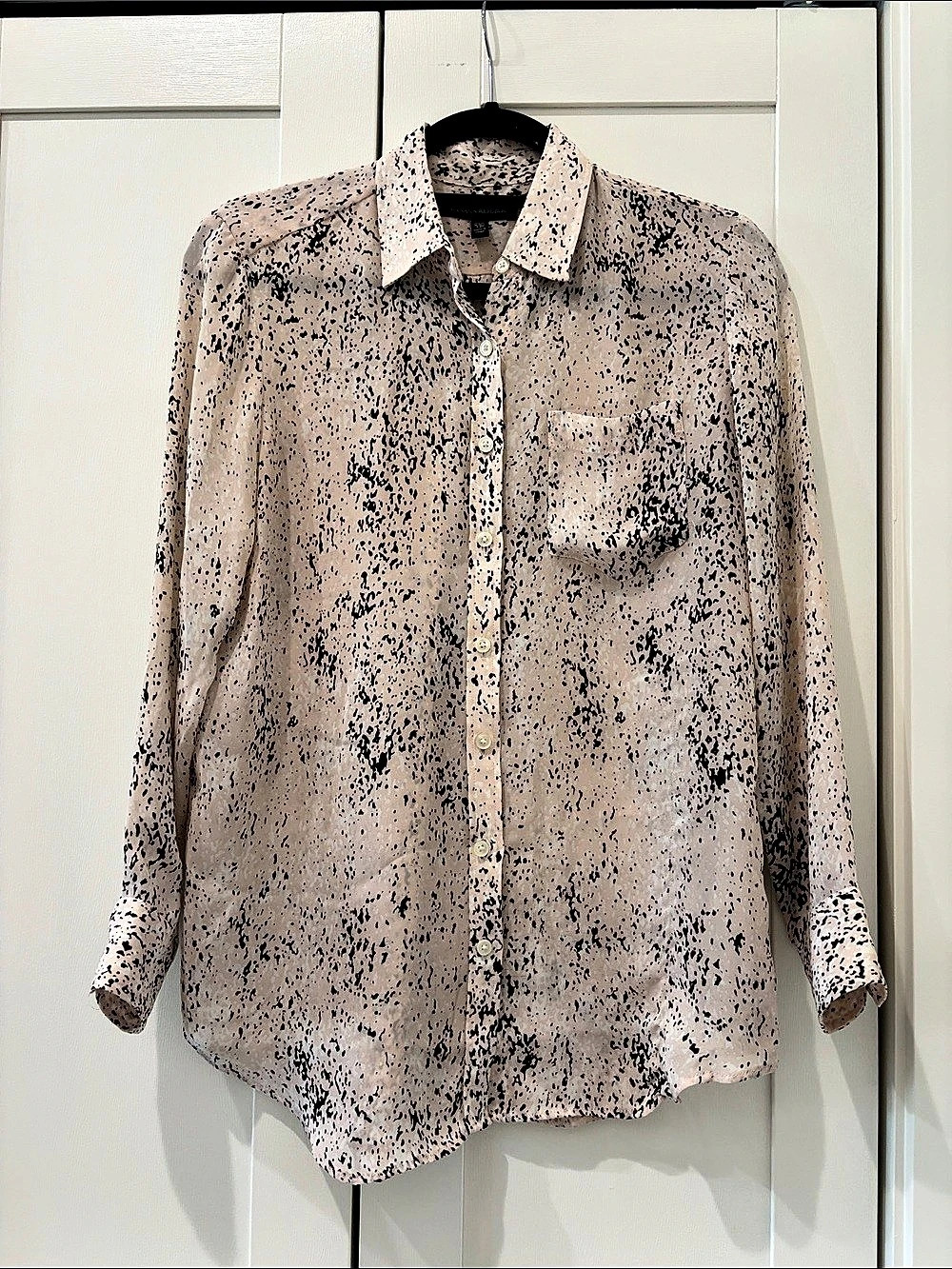 Banana Republic Animal Print Button Down in Pink & Black Size XS Like New